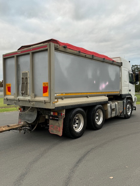 2014 Volvo FM13 Tipper image 5