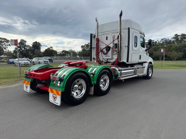 2021 Freightliner Cascadia Prime Mover image 3