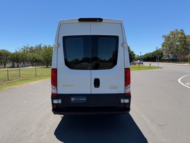2022 Iveco Daily Van image 4