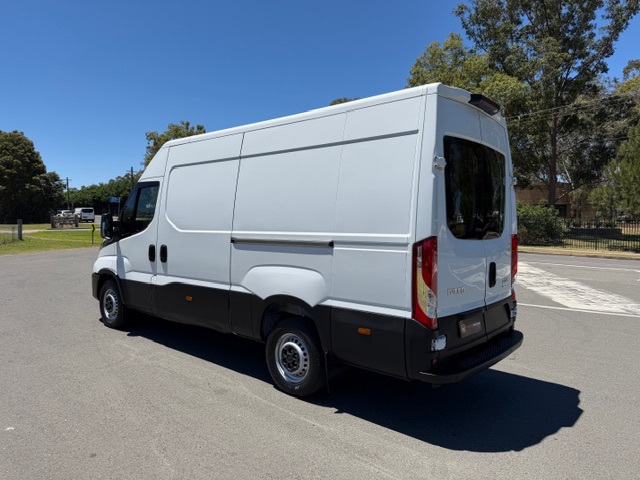 2022 Iveco Daily Van image 5