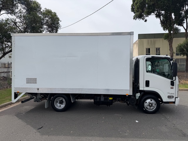 2021 Isuzu NNR car Licence Pantech image 2