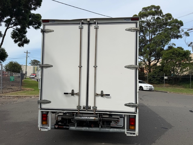 2021 Isuzu NNR car Licence Pantech image 4