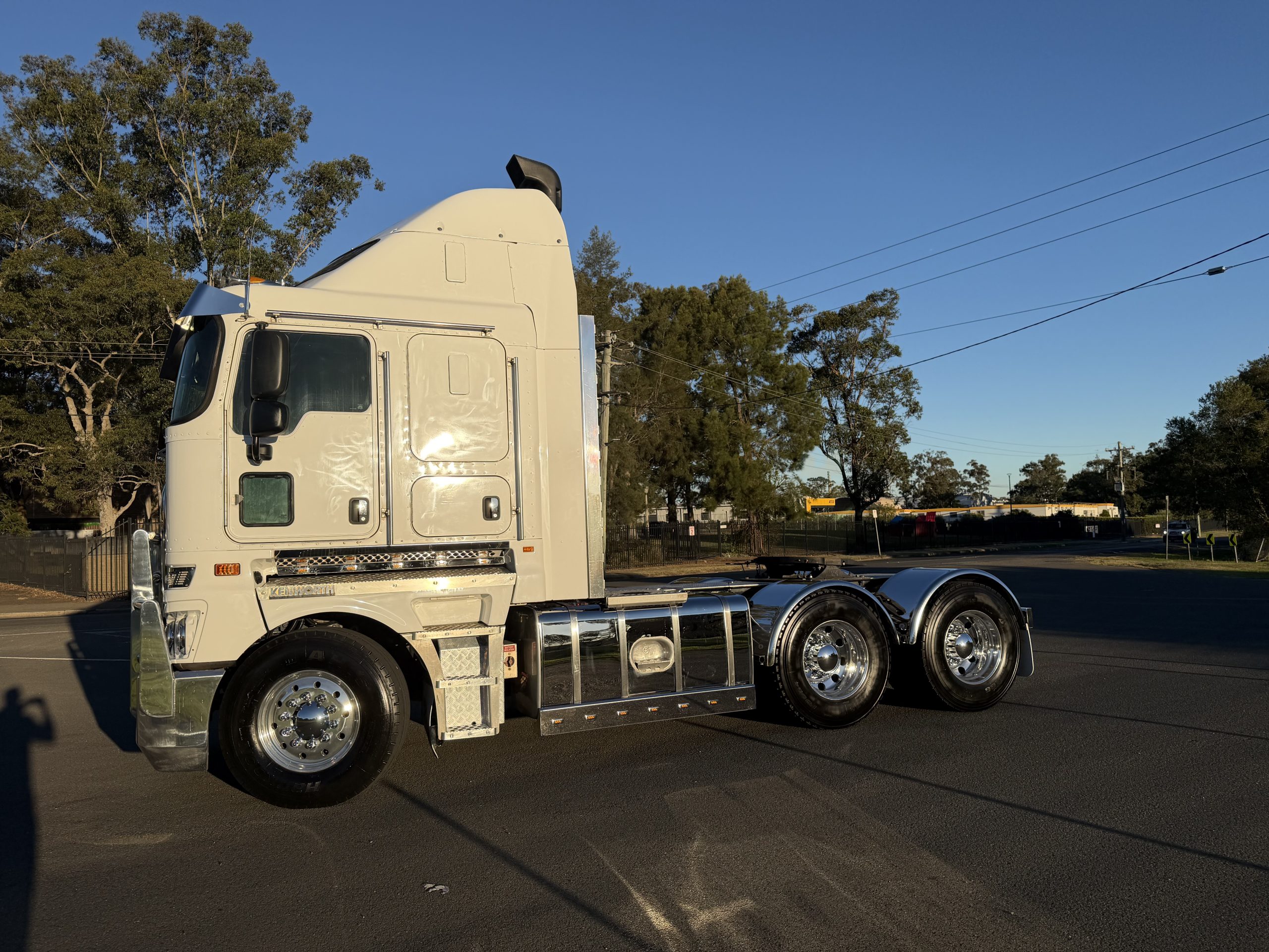 2019 Kenworth k200 Prime Mover image 3