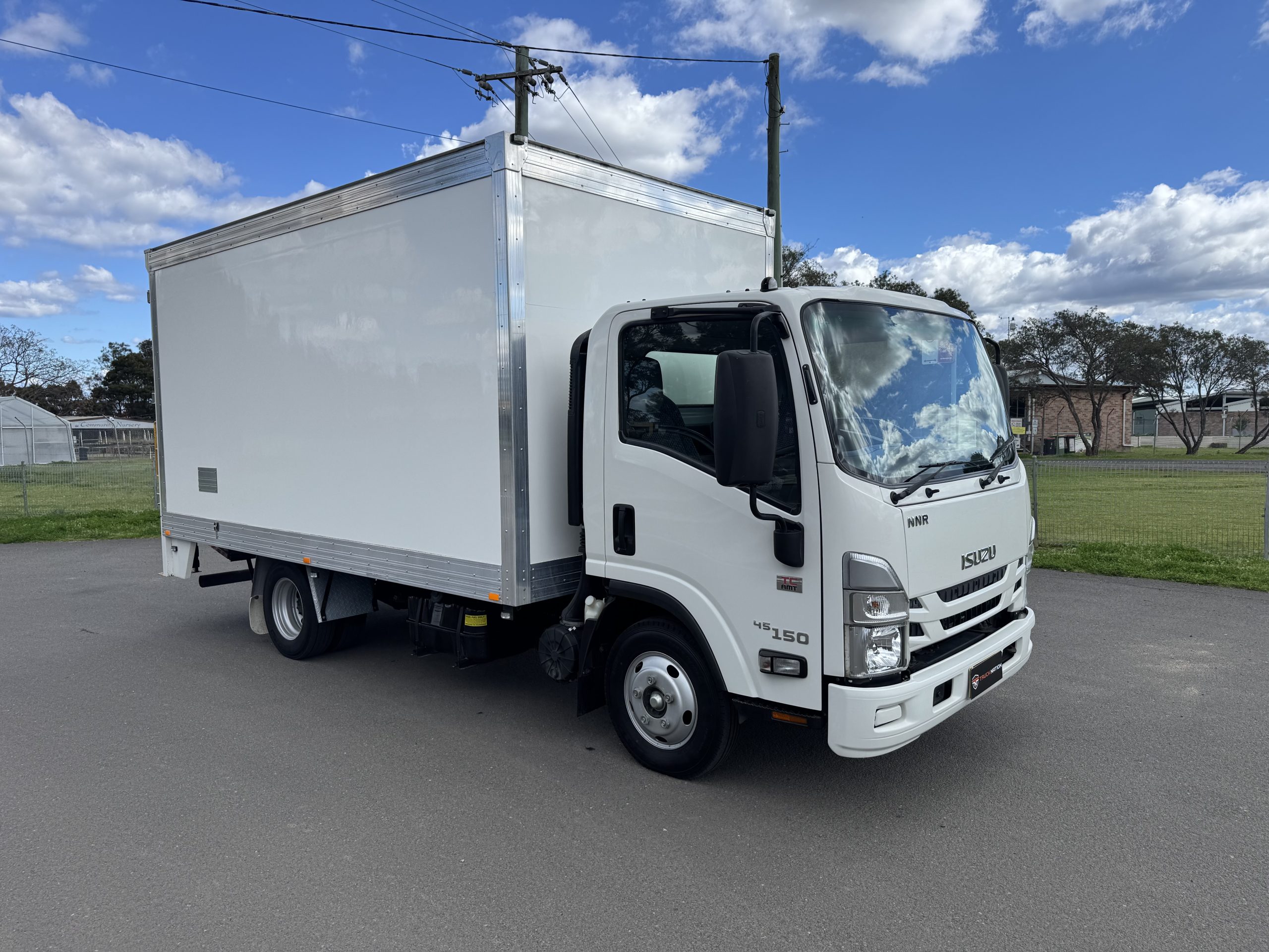 2022 Isuzu NNR Car Licence Pantech