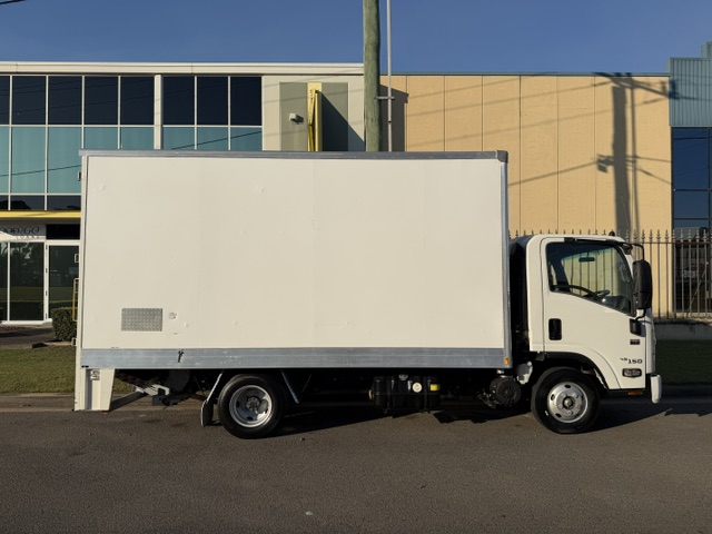 2021 Isuzu Nnr Car Licence Pantech image 2