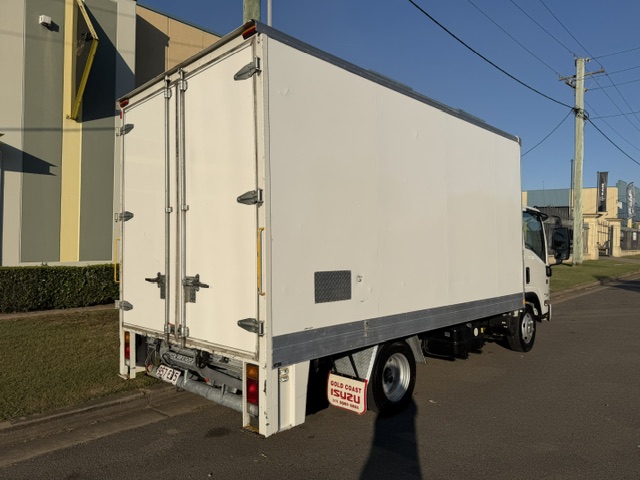 2021 Isuzu Nnr Car Licence Pantech image 3