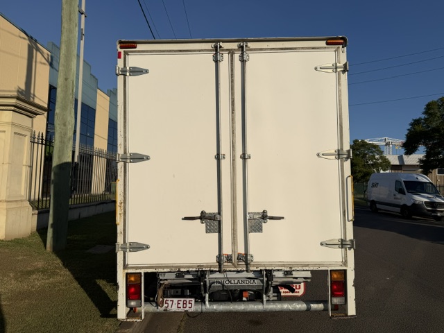 2021 Isuzu Nnr Car Licence Pantech image 4