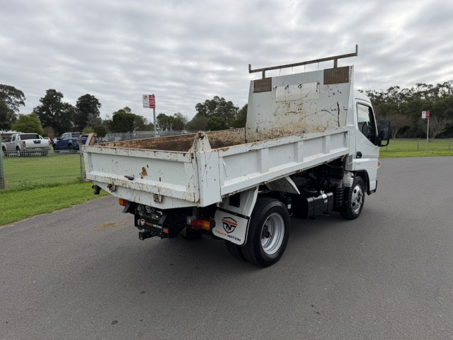 2022 Fuso Canter 615s Tipper image 3