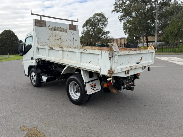 2022 Fuso Canter 615s Tipper image 5