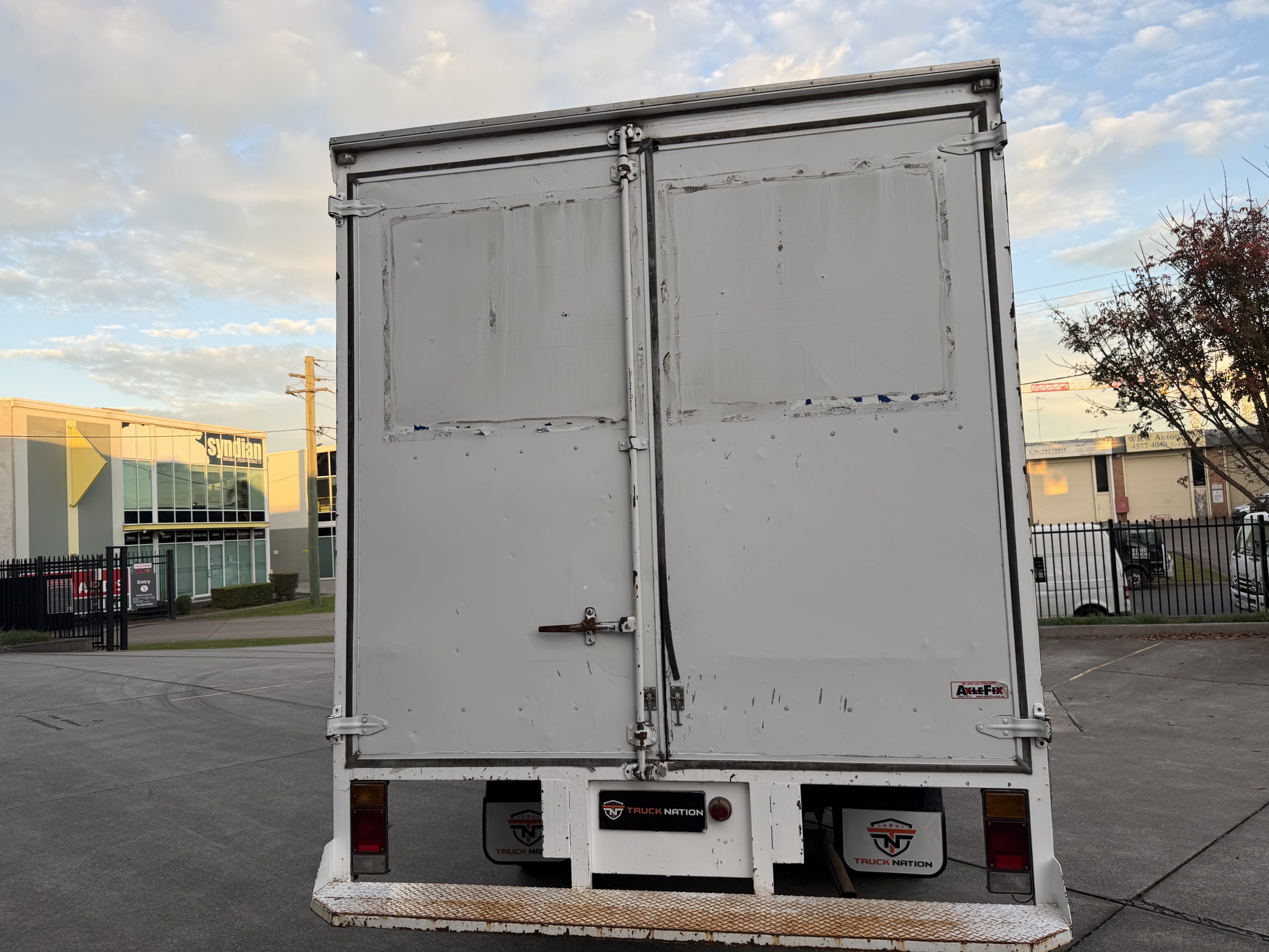 2007 Isuzu NPR Car Licence Pantech image 4