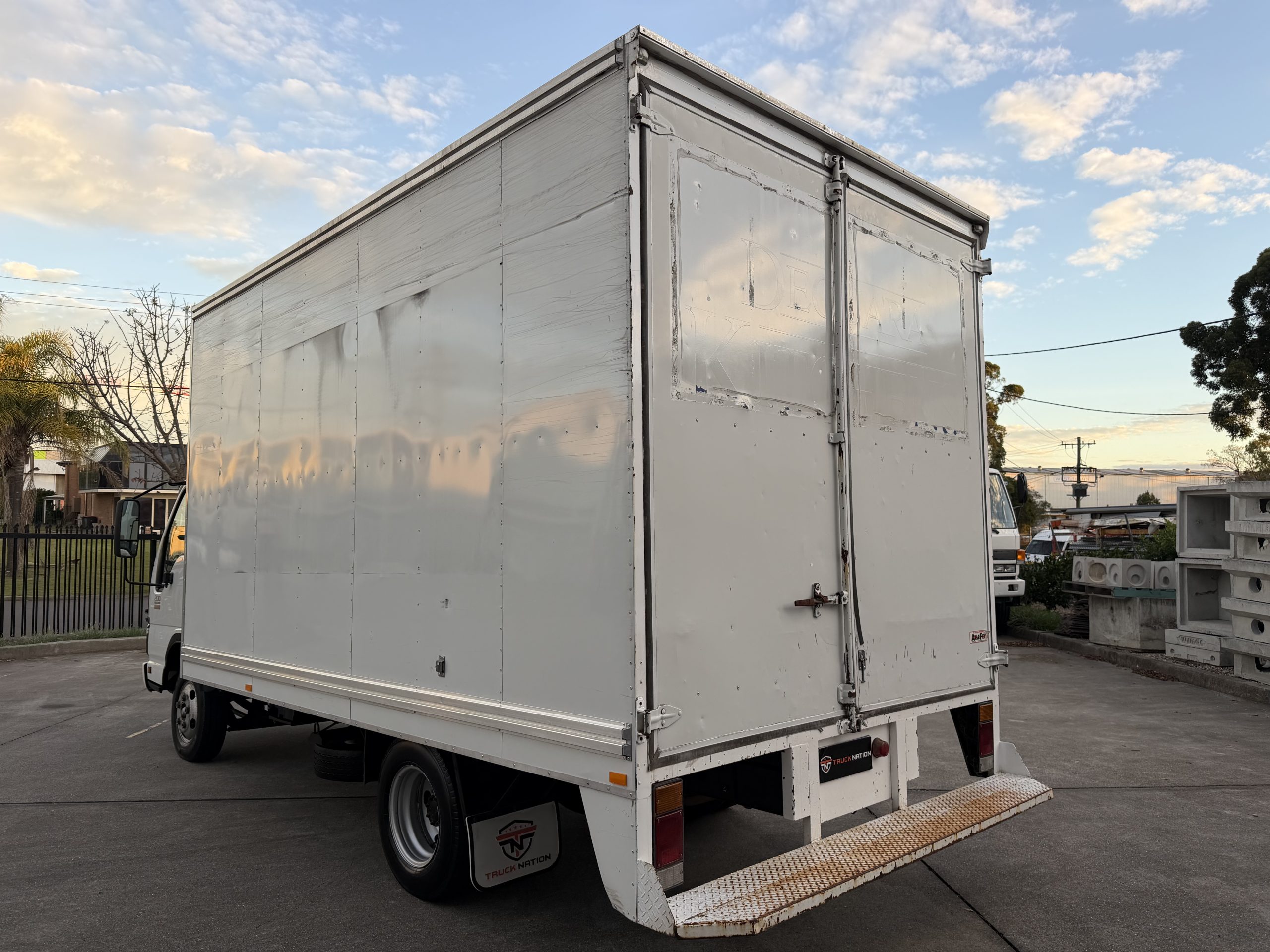 2007 Isuzu NPR Car Licence Pantech image 5