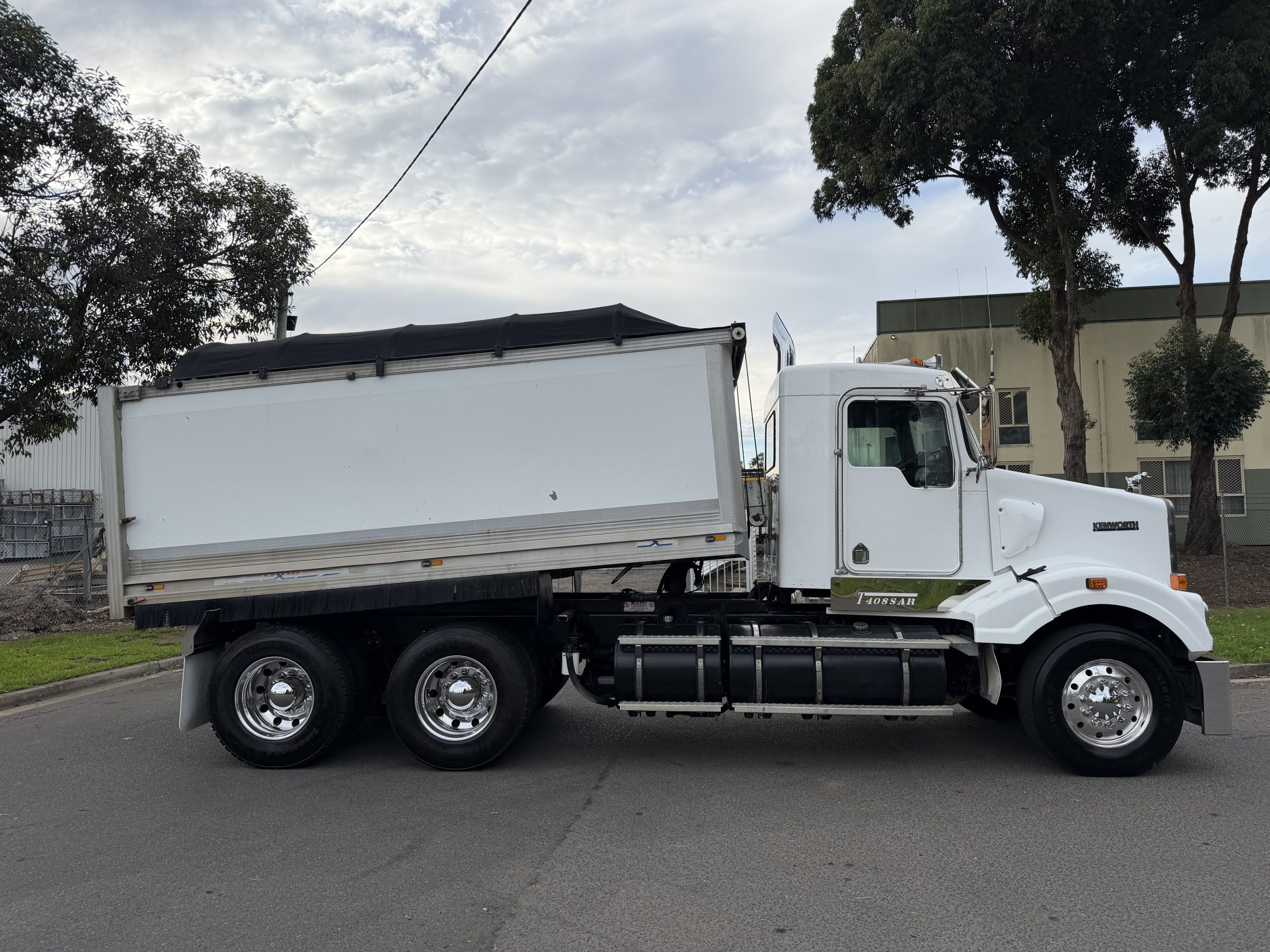 2010 Kenworth T408 SAR Tipper image 2