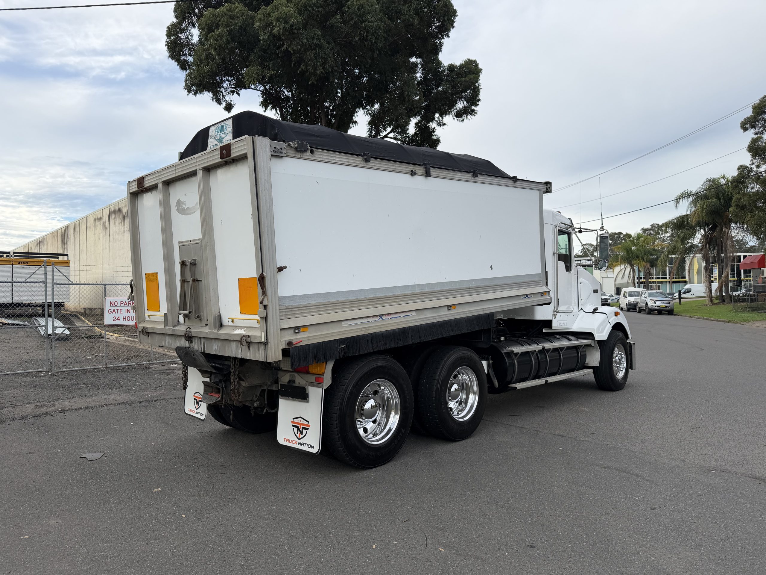 2010 Kenworth T408 SAR Tipper image 3