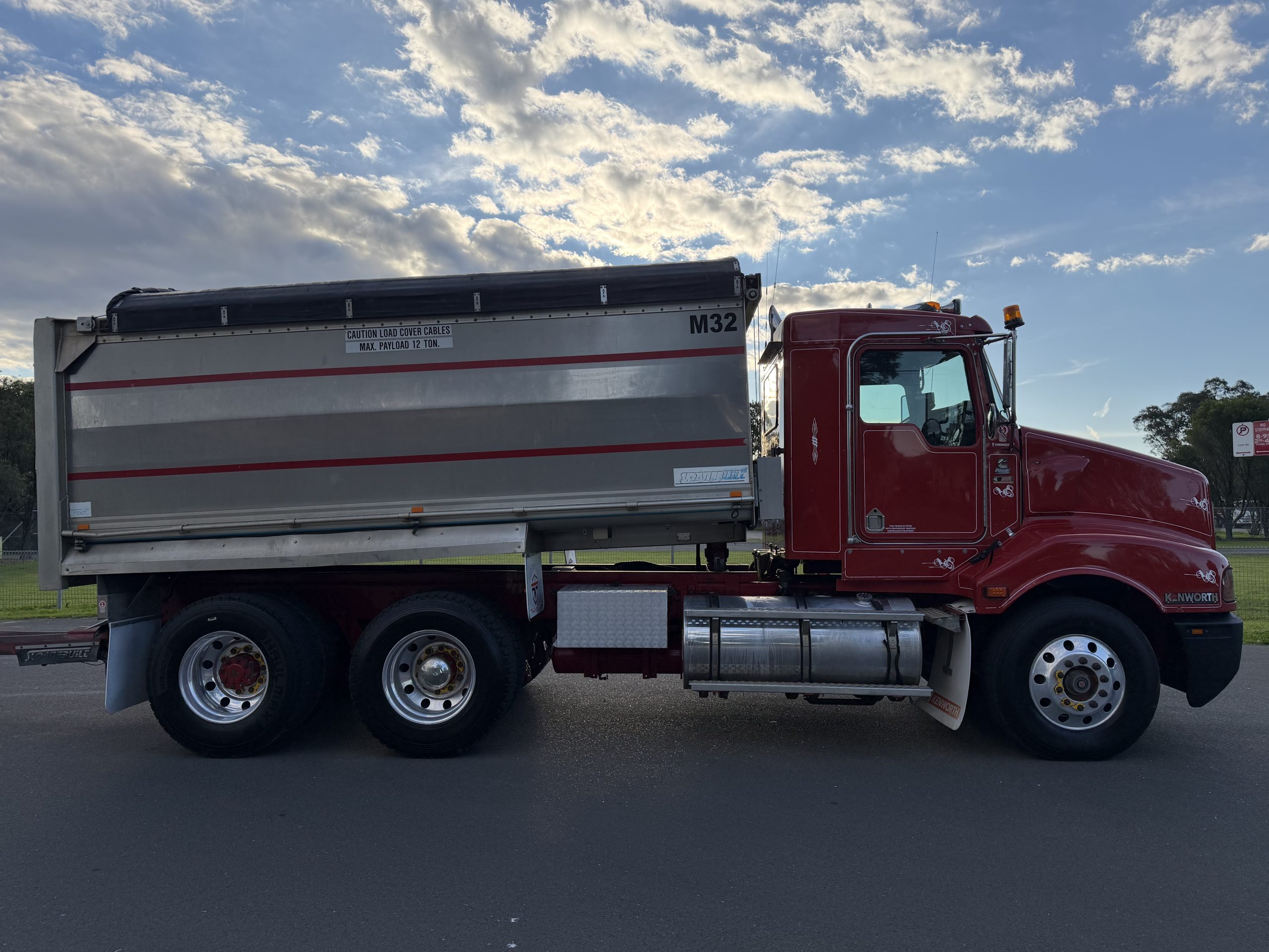 2009 Kenworth T403 Tipper And Dog image 2