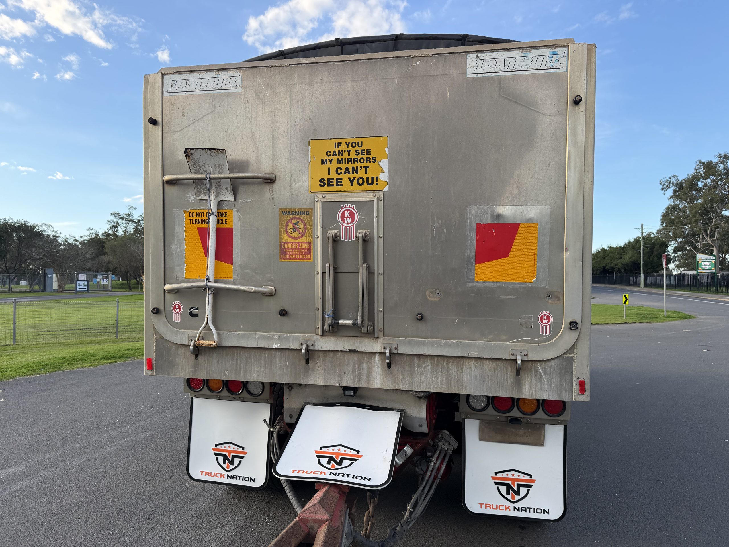 2009 Kenworth T403 Tipper And Dog image 4