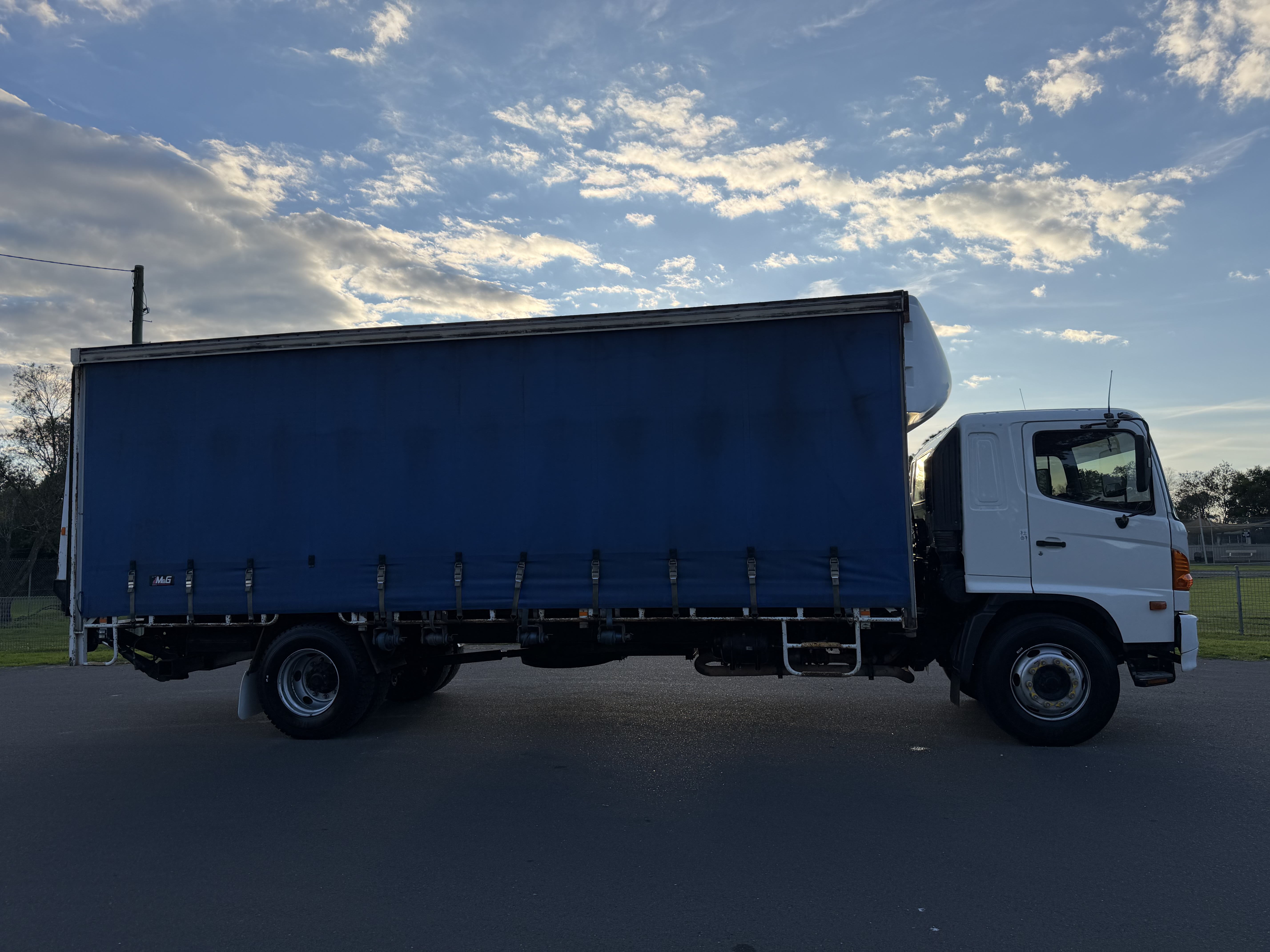2007 Hino GH 12 Pallet Curtainsider