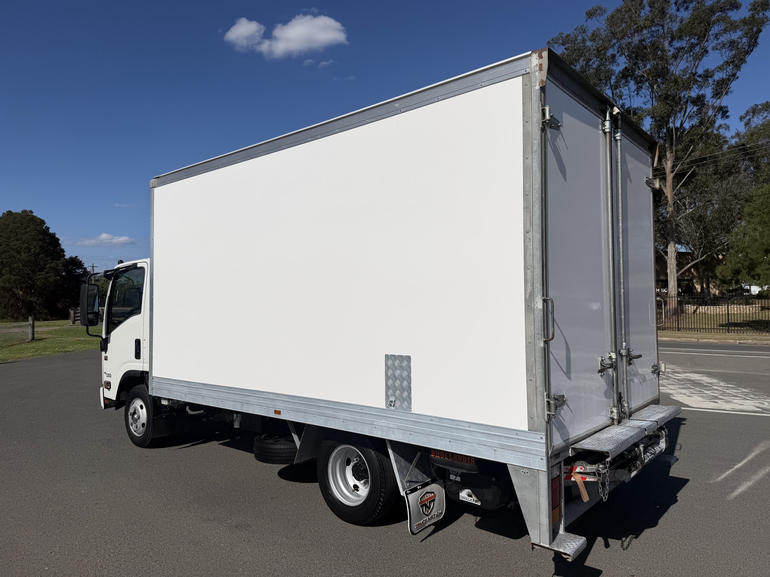 2022 Isuzu NNR Car Licence Pantech image 5